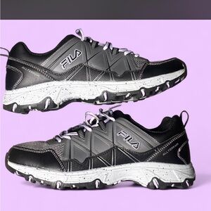 FILA women’s Black & Gray w purple All-Terrain Athletic Shoes size 10